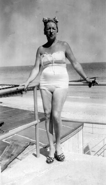 Pearl-BathingBeauty